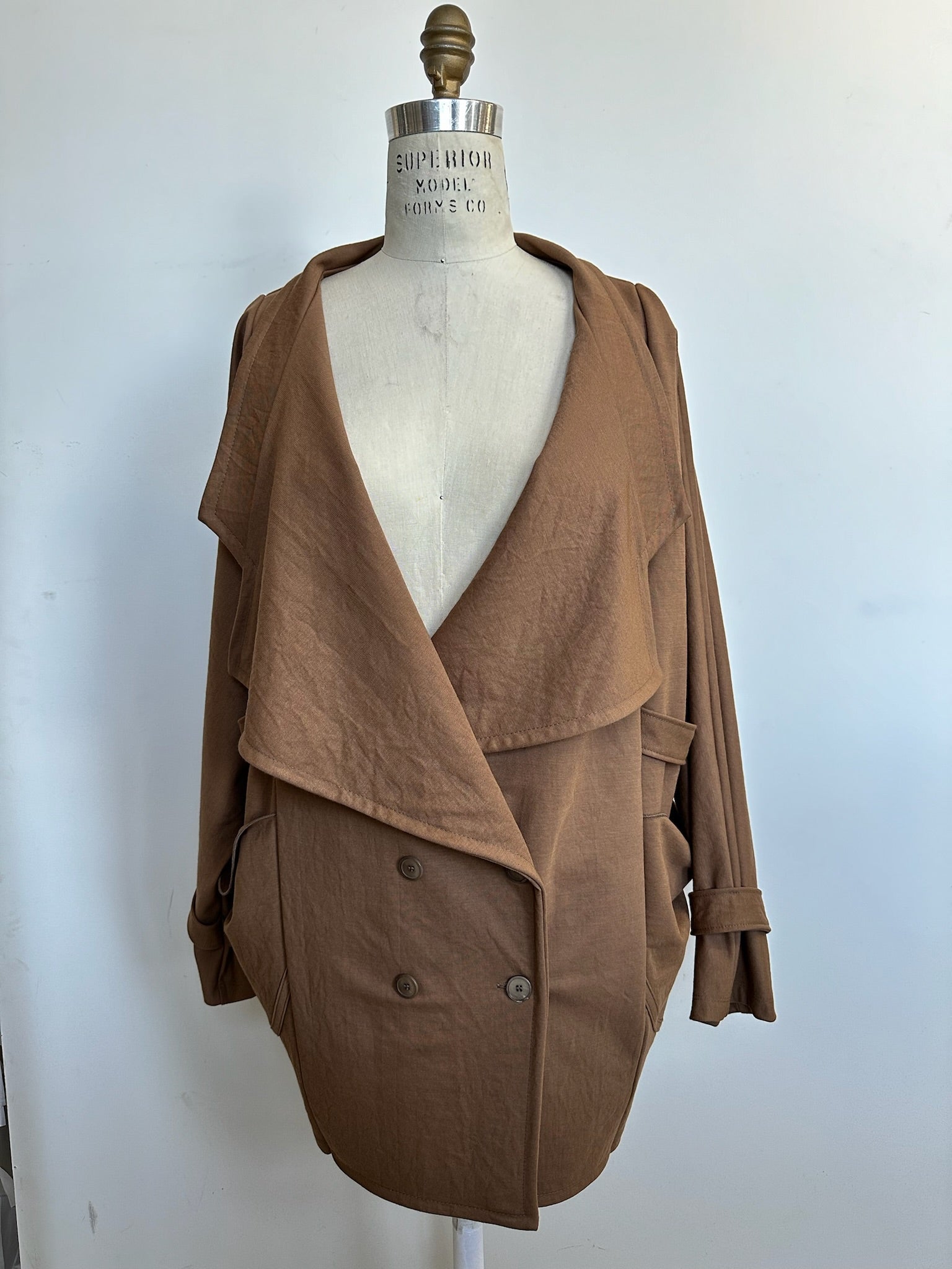 Kollontai Veste Coventina fait à Montréal
