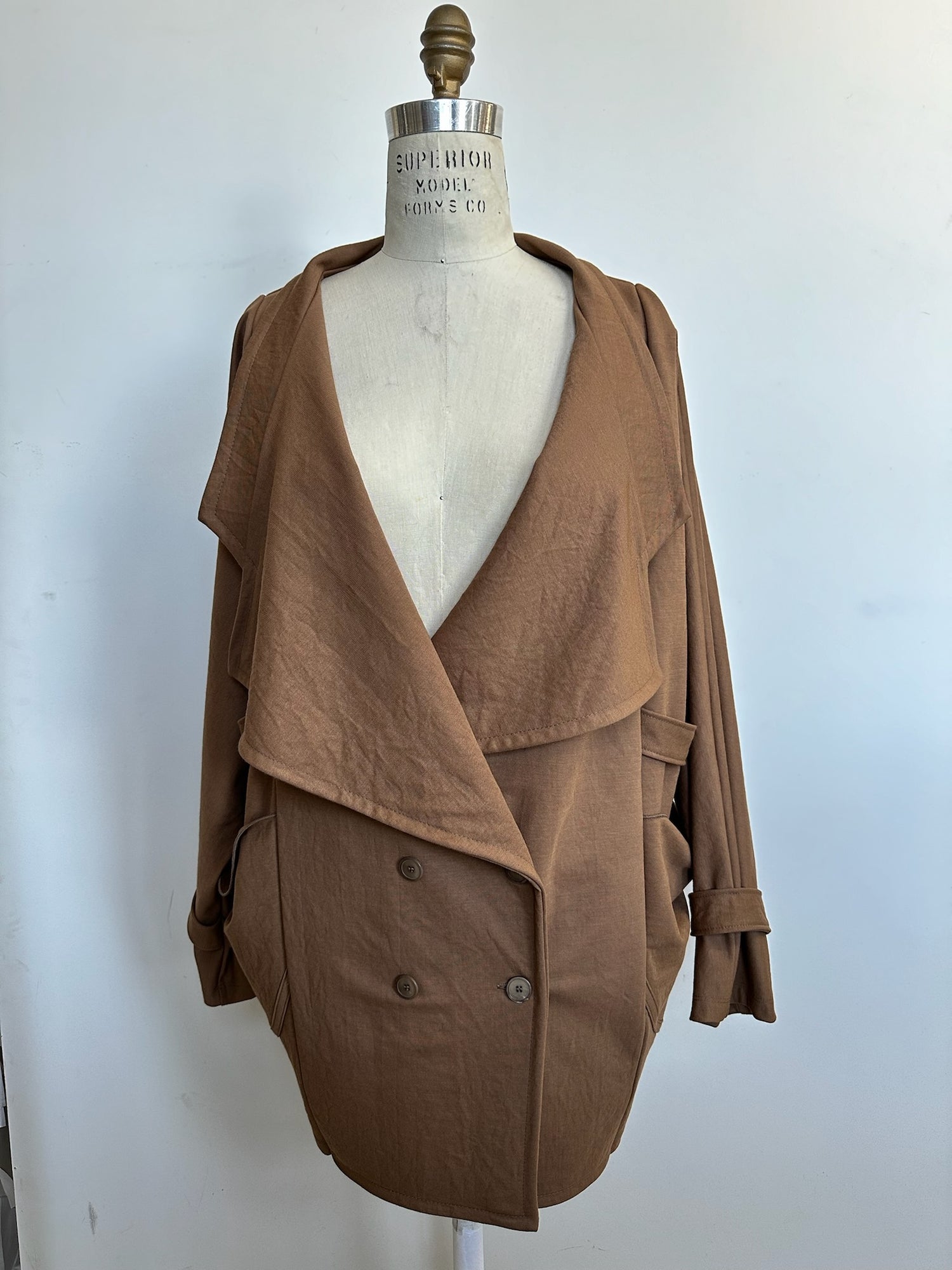 Kollontai Veste Coventina fait à Montréal